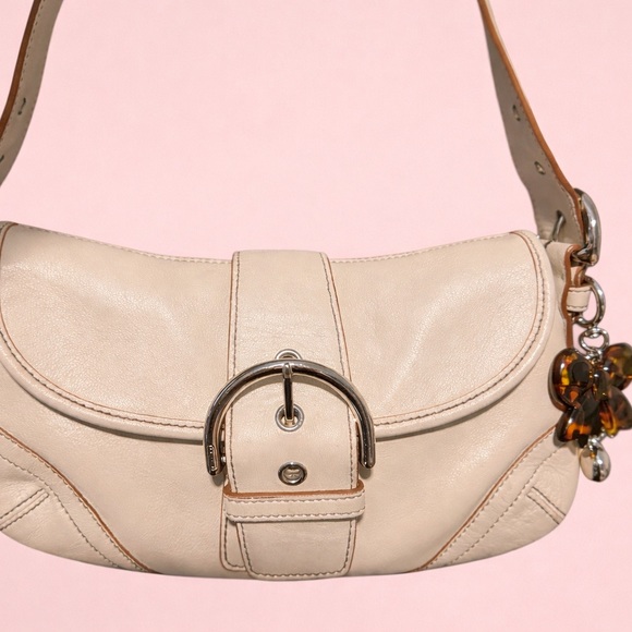 Coach Handbags - Y2K Coach vintage Cream Leather w/brown stitching Soho - signature inside